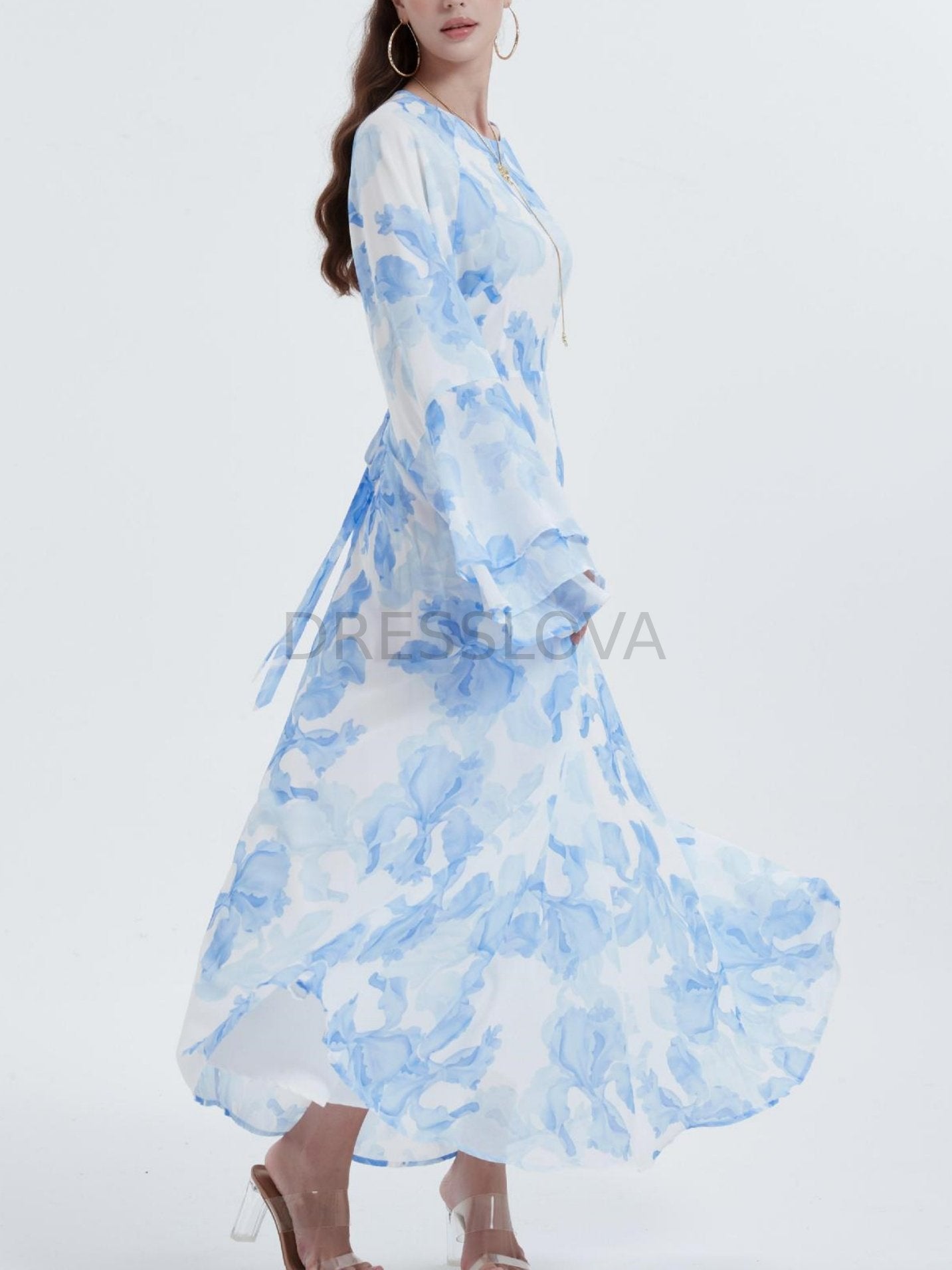 Vestido de chiffon estampado com manga flare              Write a Review