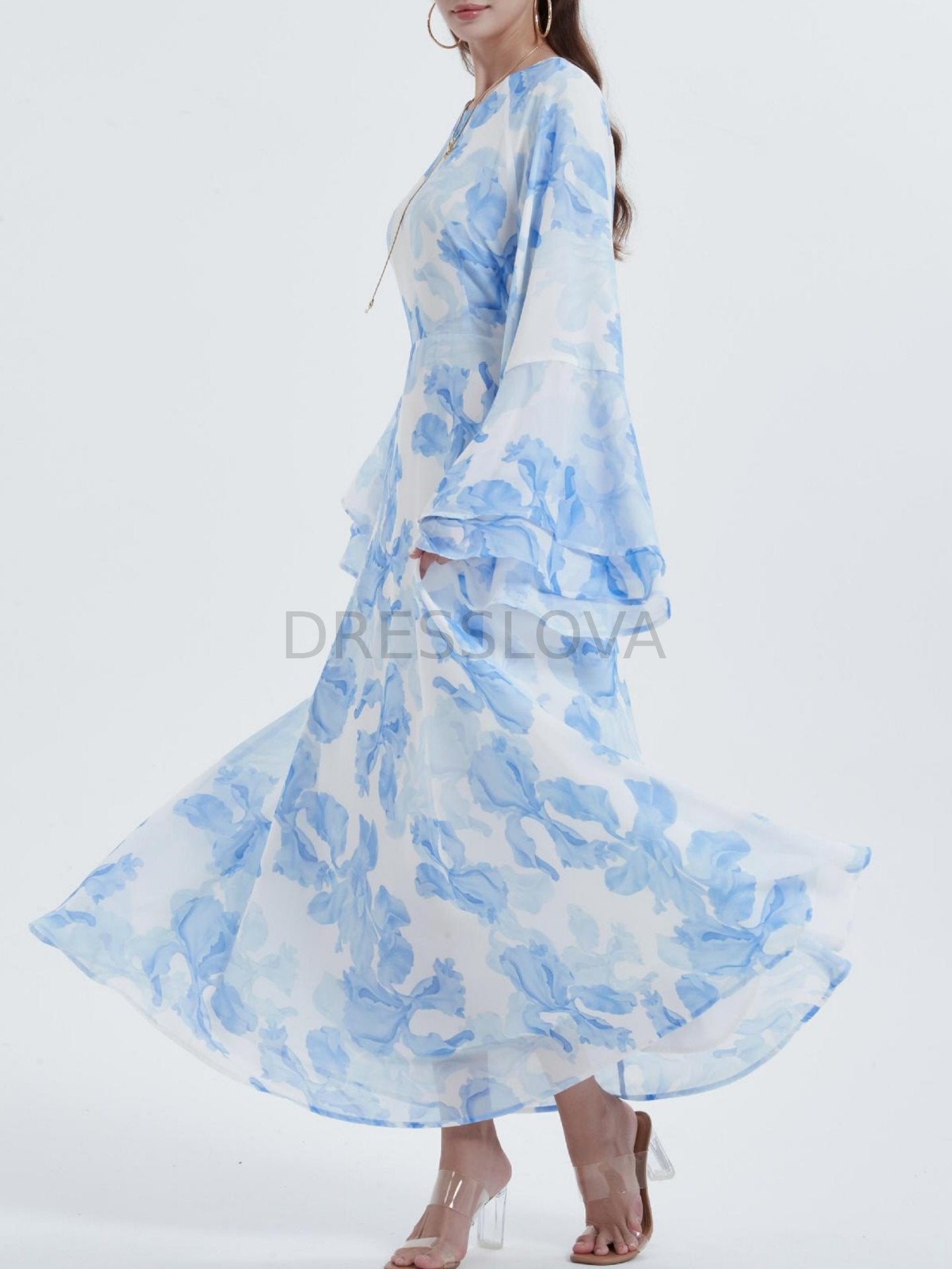 Vestido de chiffon estampado com manga flare              Write a Review