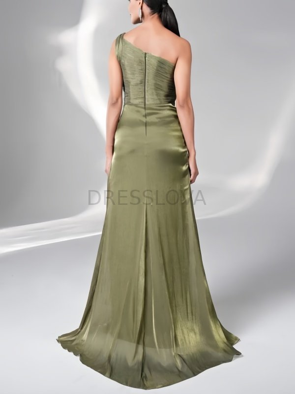 Vestido de baile longo de cetim com decote ombro a ombro e corte A              Write a Review